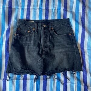 Levi’s vintage inspired black jean - denim skirt.
